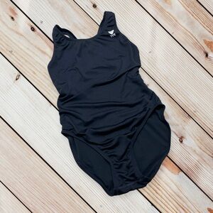 TYR fits M black keyhole back swimsuit